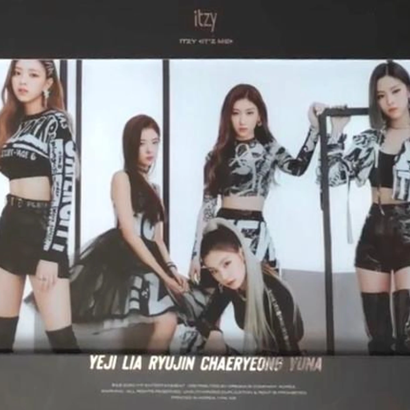 ITZY IT'Z ME CD