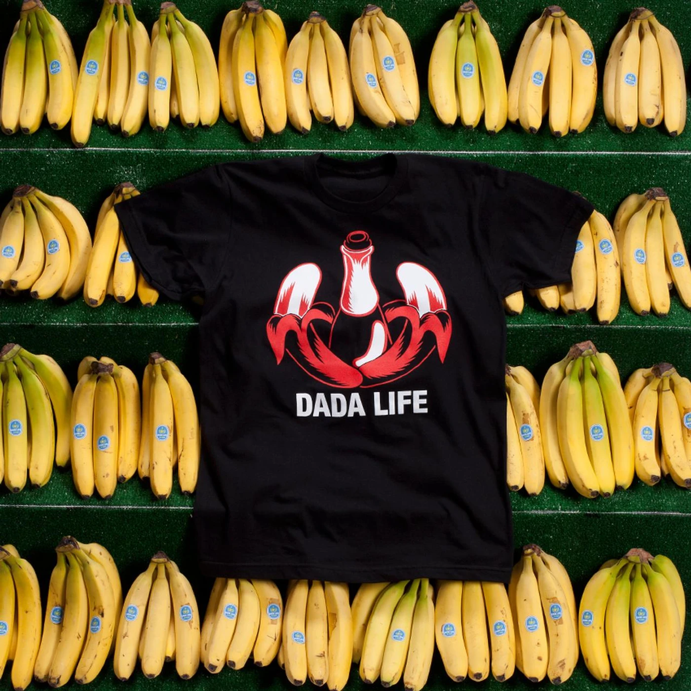 Dada Life LOGO TEE // BLACK/RED