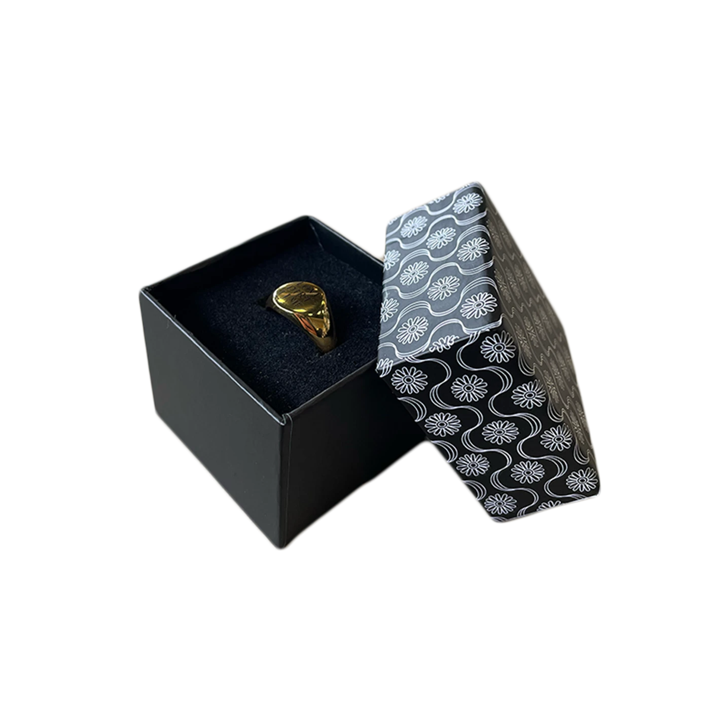 Maren Morris love dirt time ring