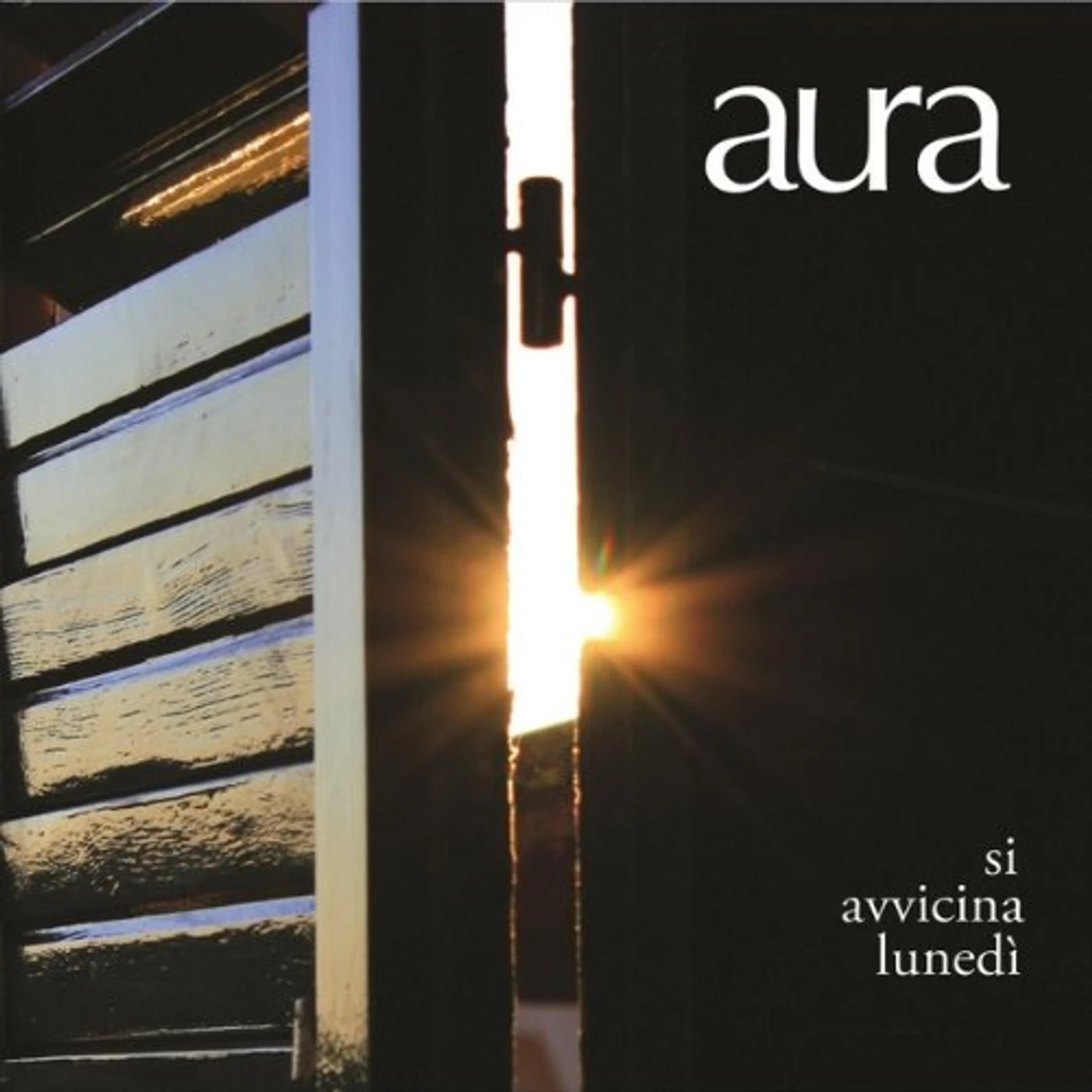 AURA SI AVVICINA LUNEDI CD