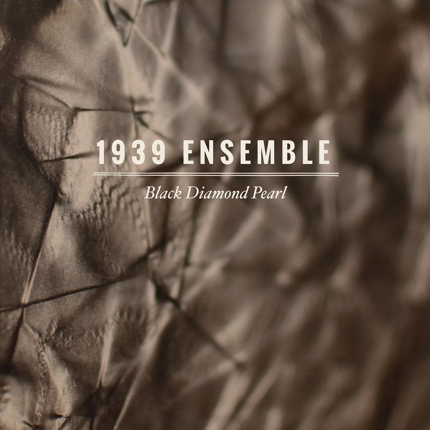 1939 Ensemble Black Diamond Pearl Vinyl Record