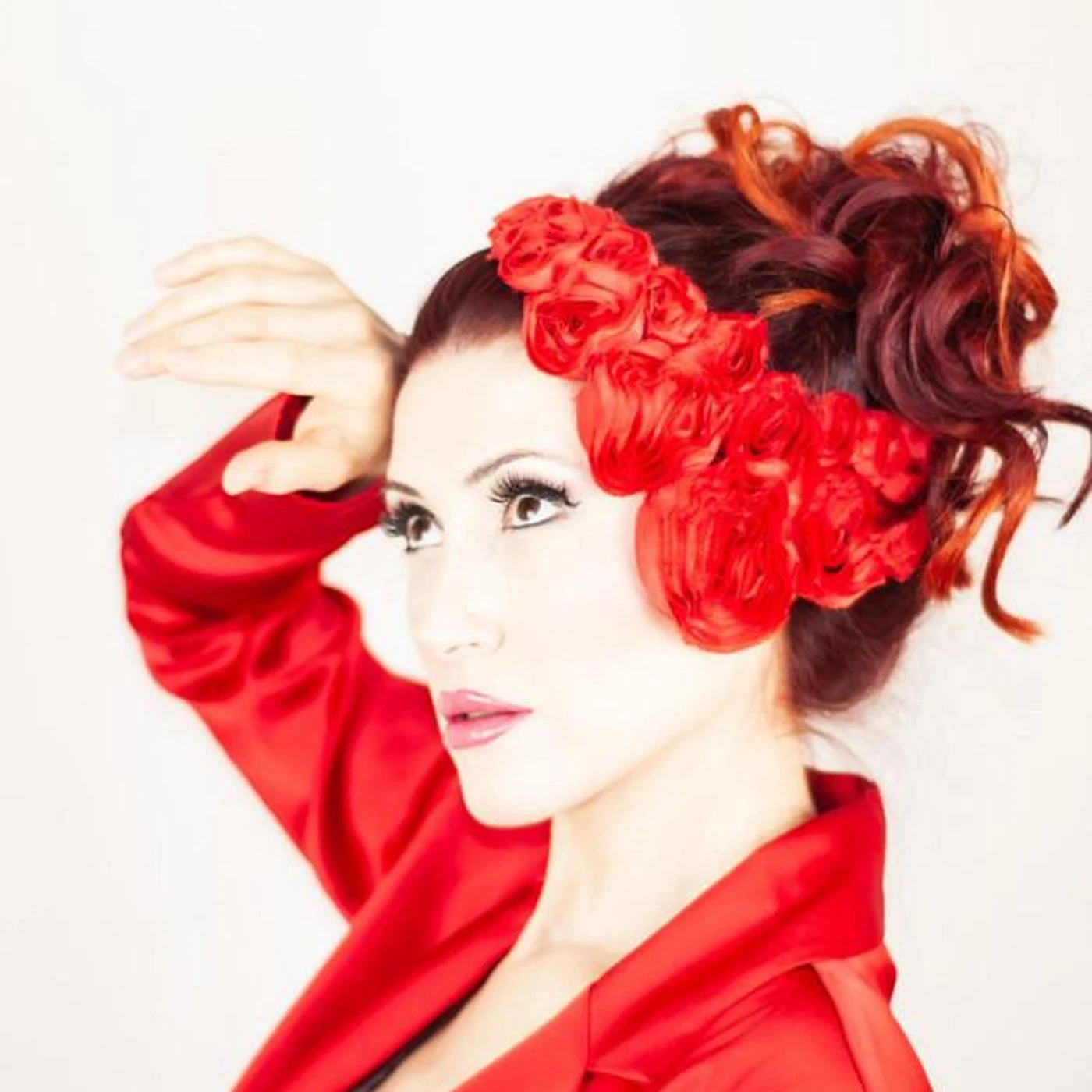 Aslı Güngör Brand Page