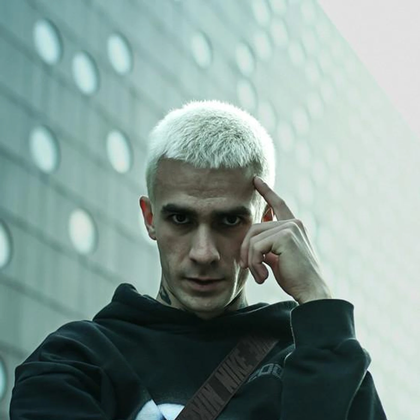 Młody Adeek Brand Page