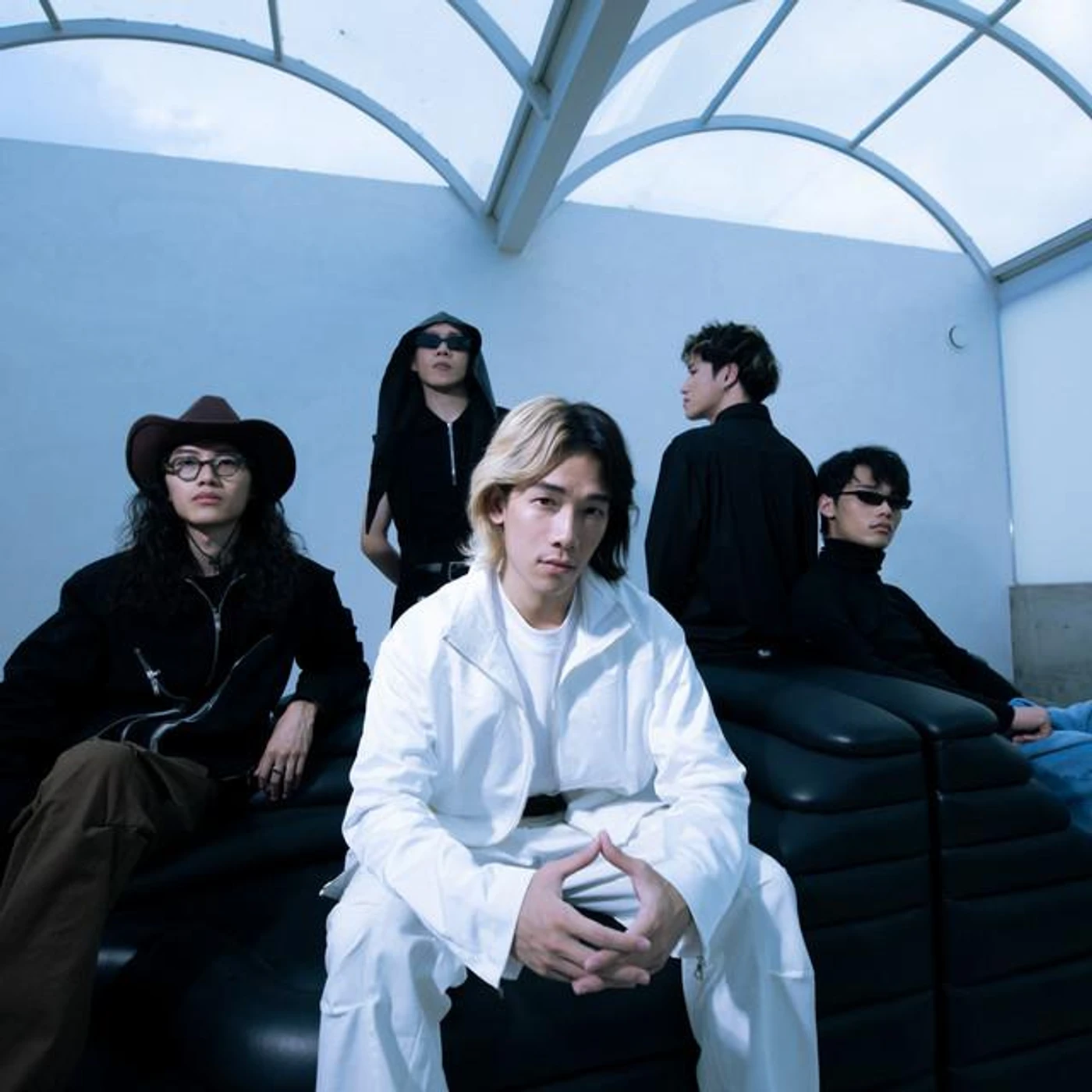 悶餅MOONBAND Brand Page