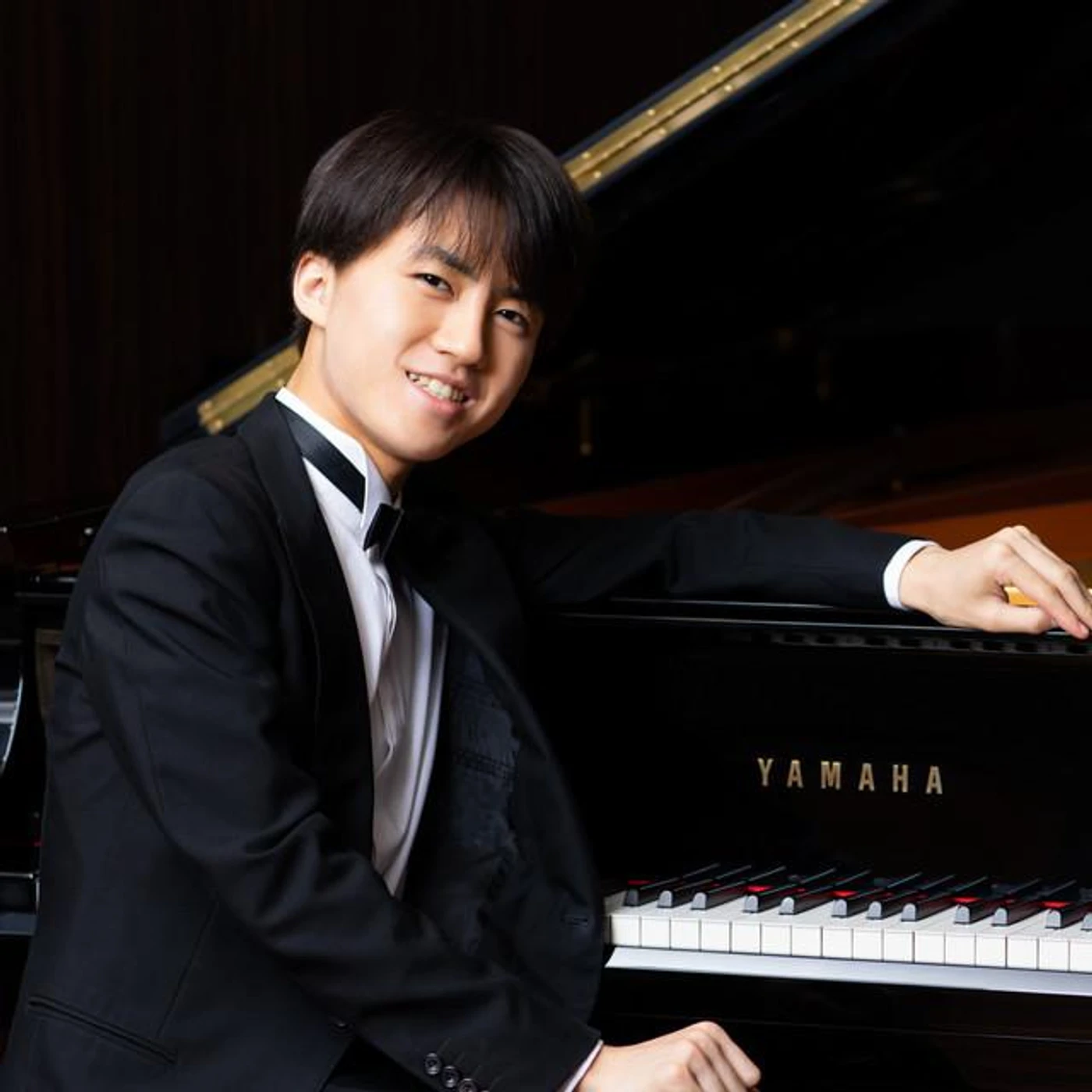 Tomoharu Ushida Brand Page