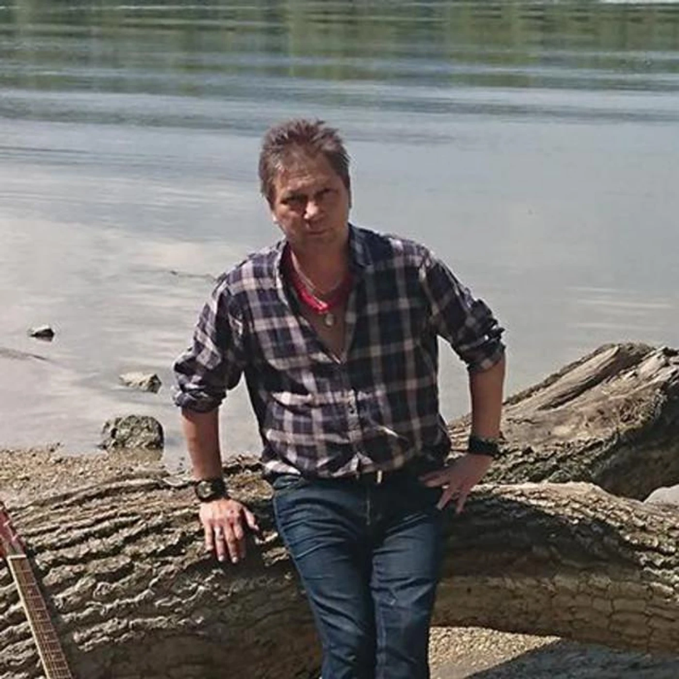 Vörös István Brand Page