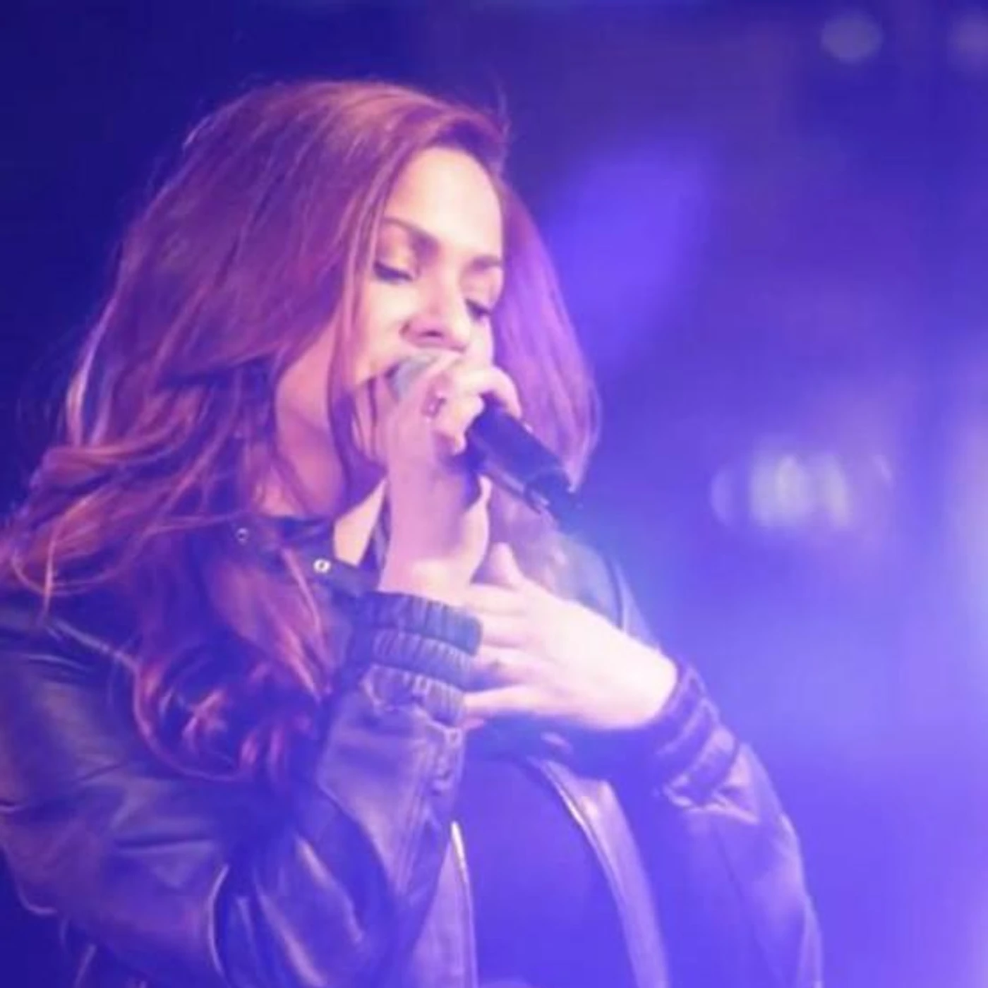 Veronica Y Avance Brand Page