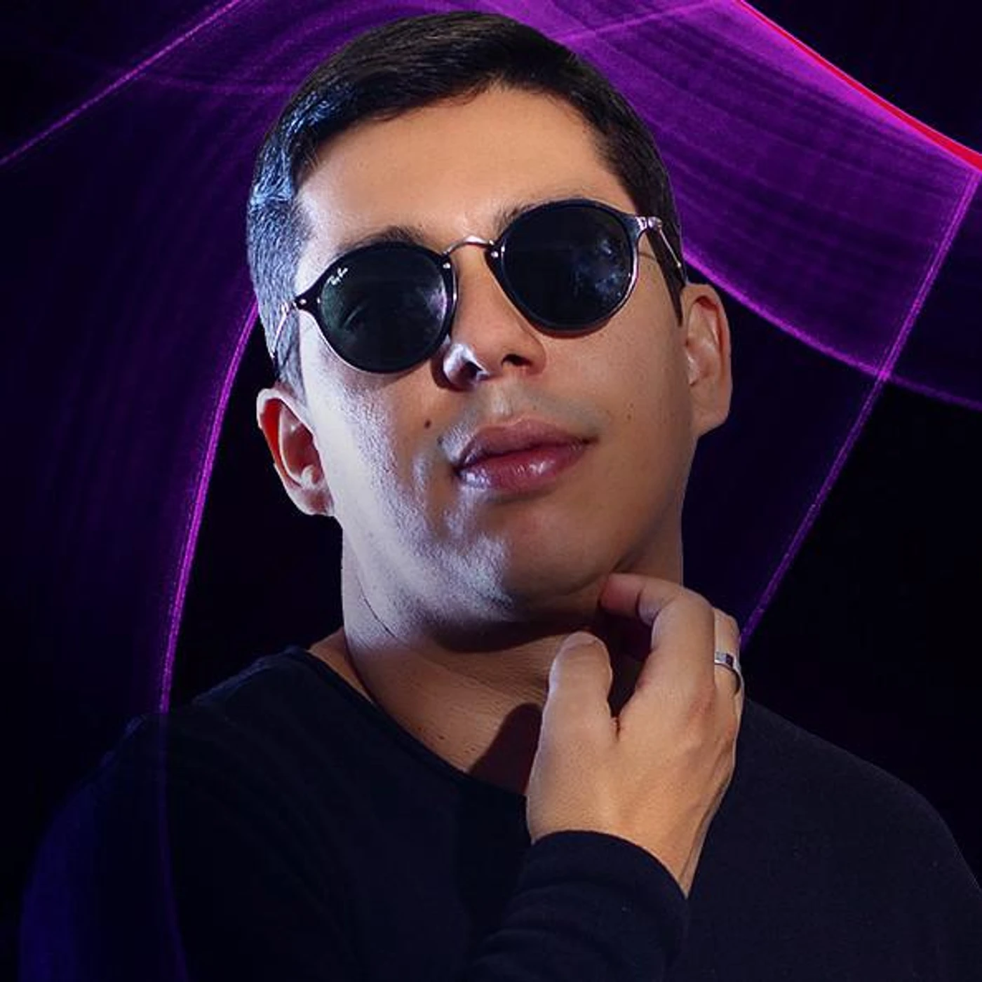 Vinicius Nape Brand Page