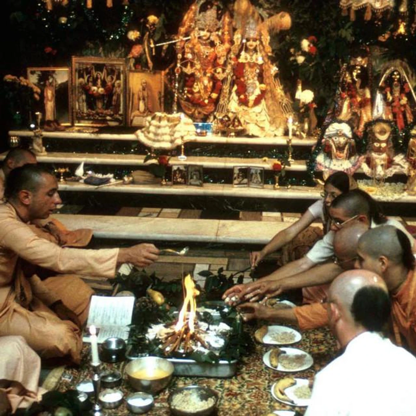 Vishnujana Swami