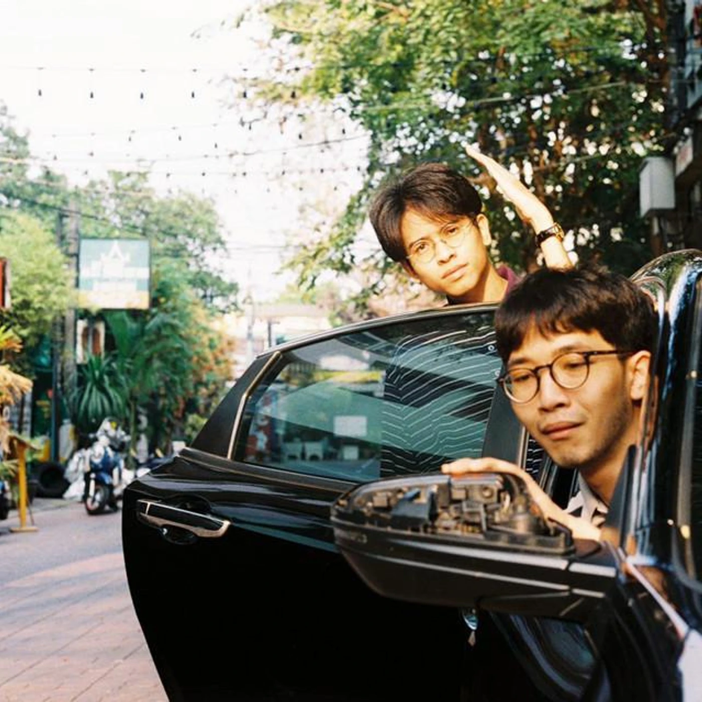 Yells