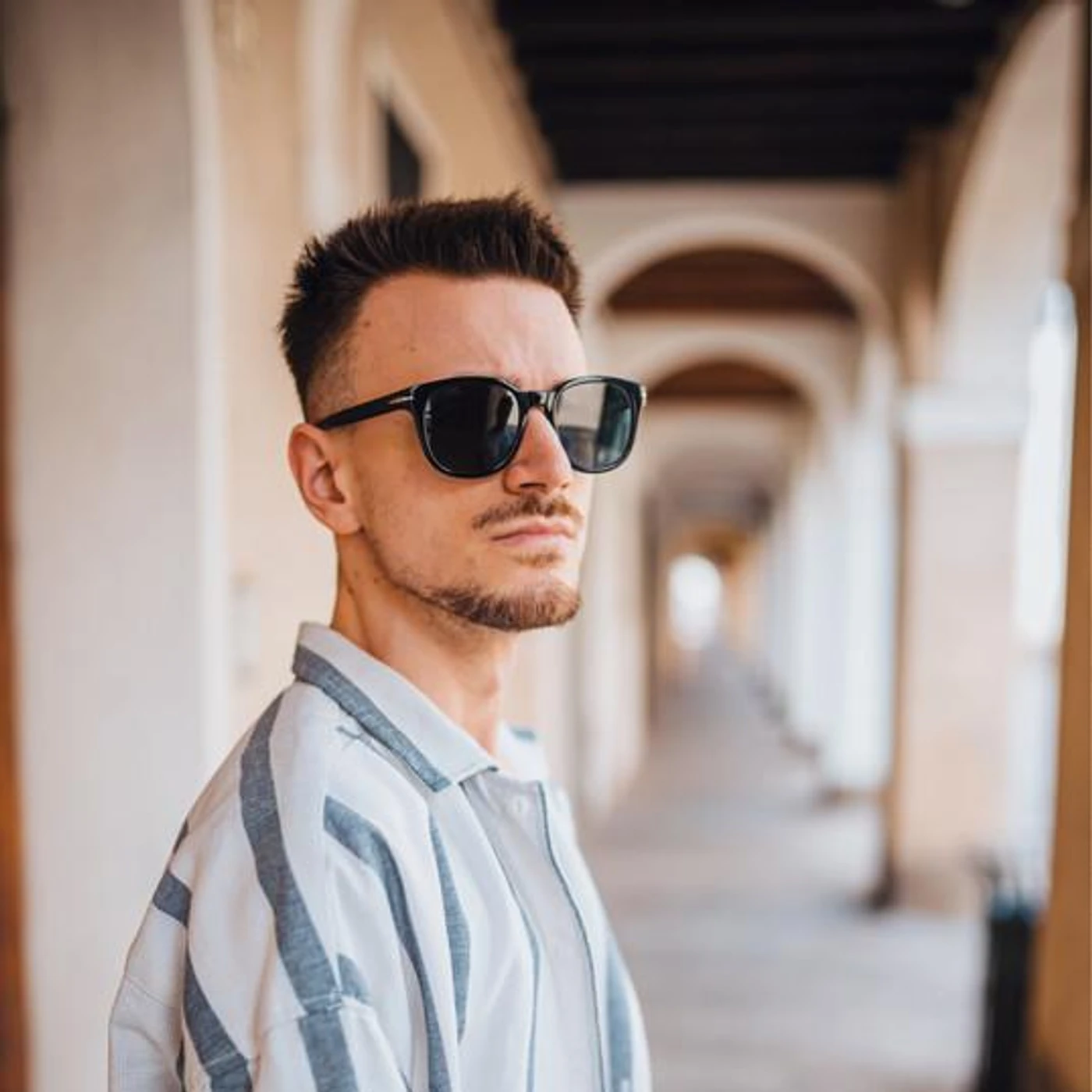 Yvvan Back Brand Page