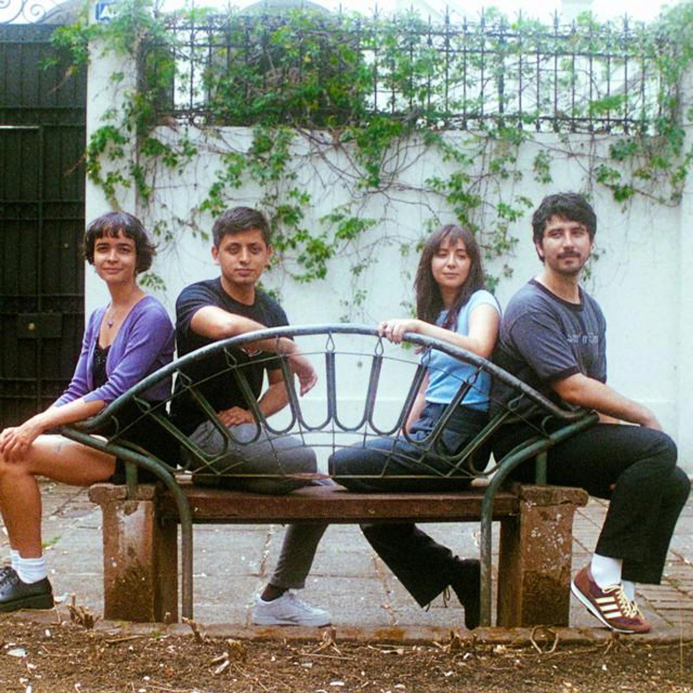 A su ladera Brand Page