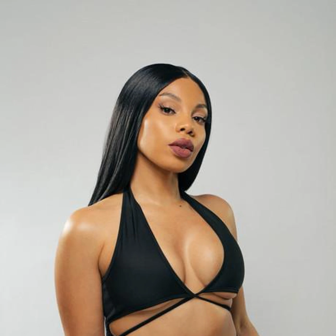 AMY MIYÚ Brand Page