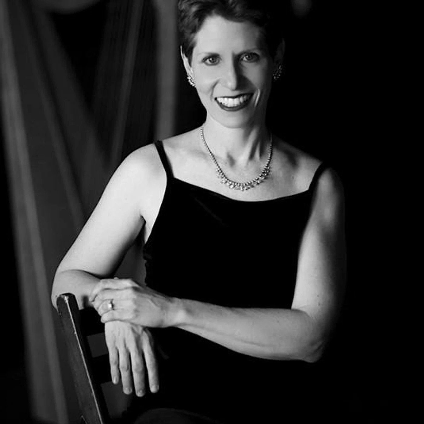 Anne Roos Brand Page