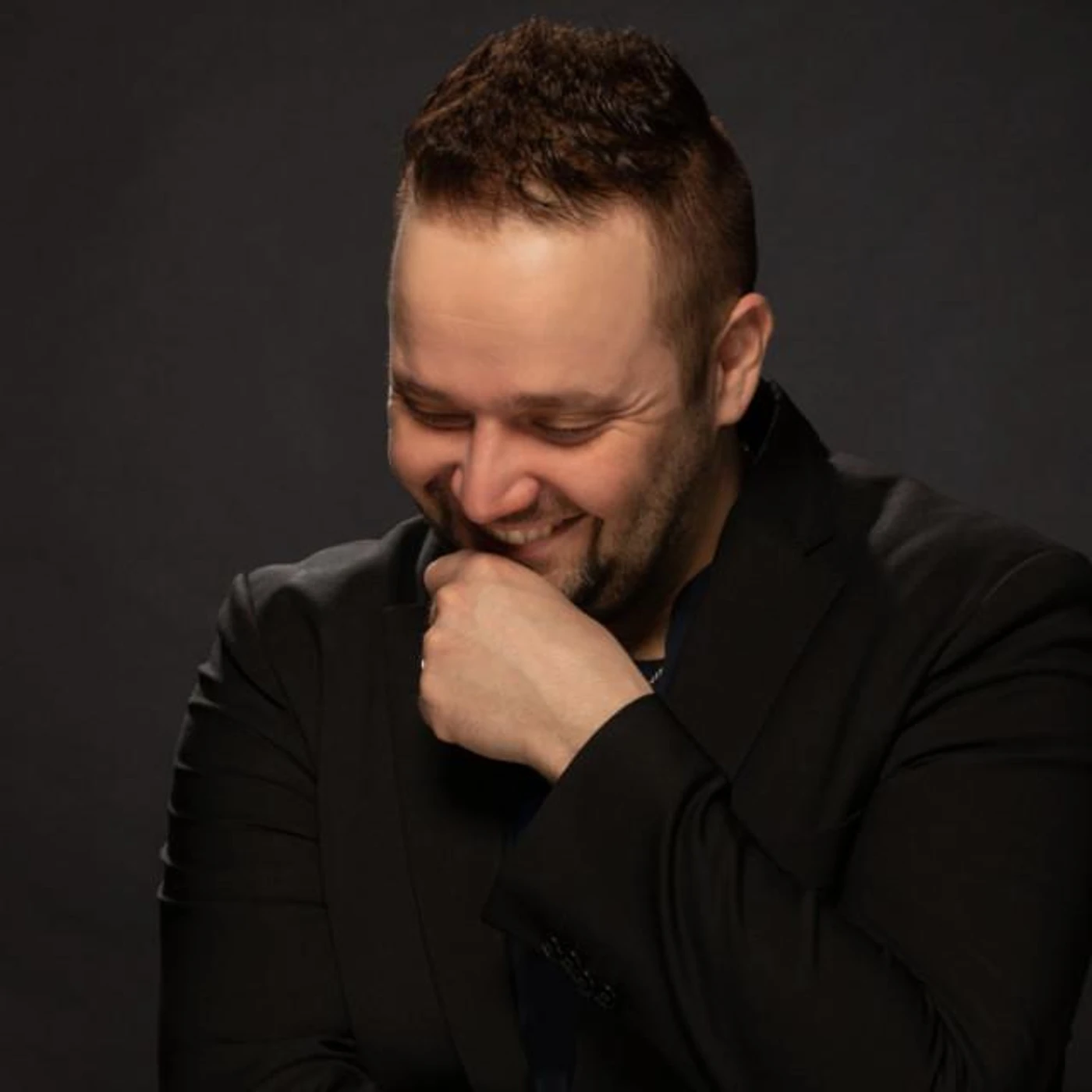 Antti Ahopelto Brand Page
