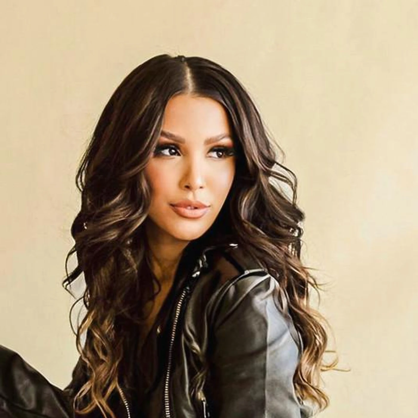 Ashliegh Lisset Brand Page