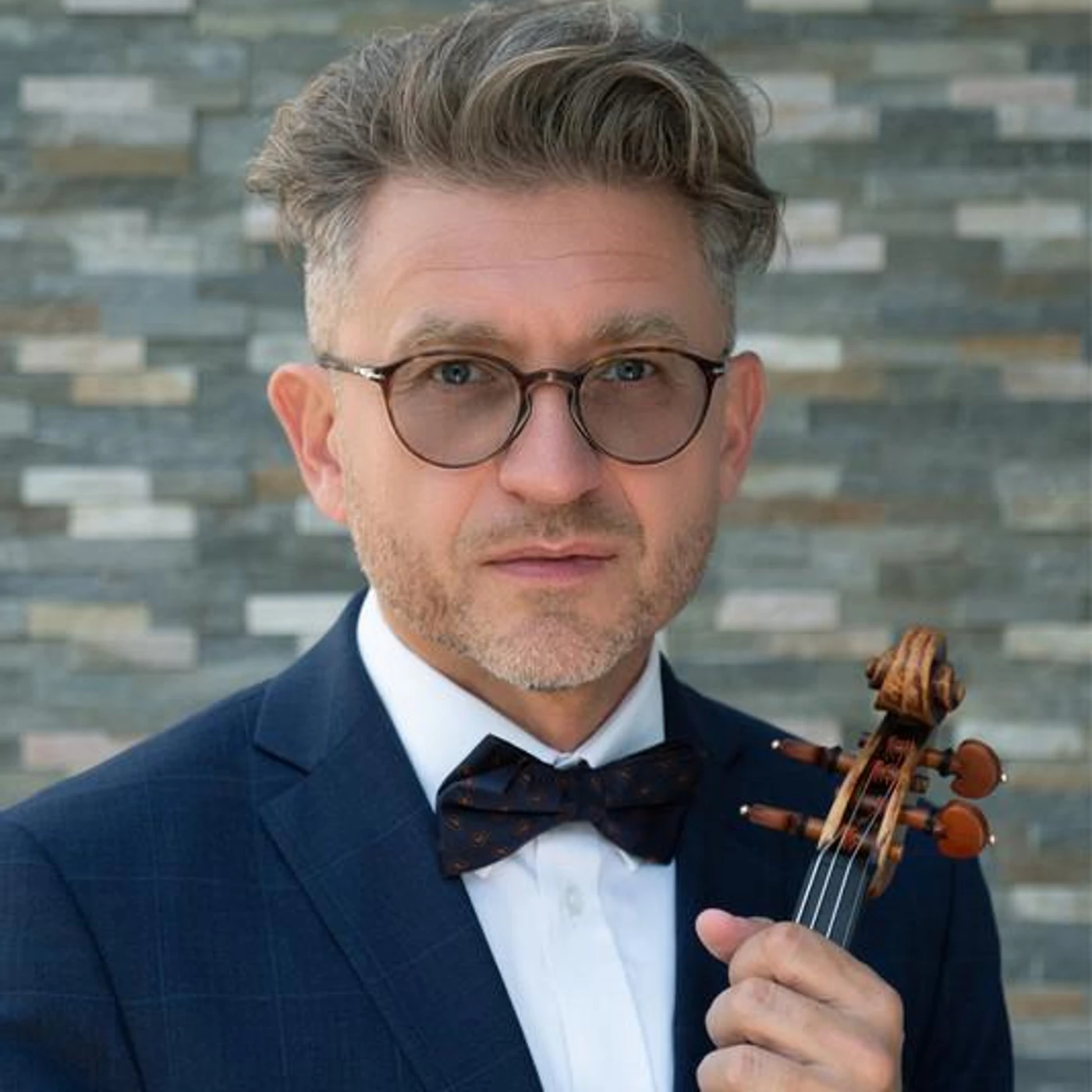 Bartek Niziol Brand Page