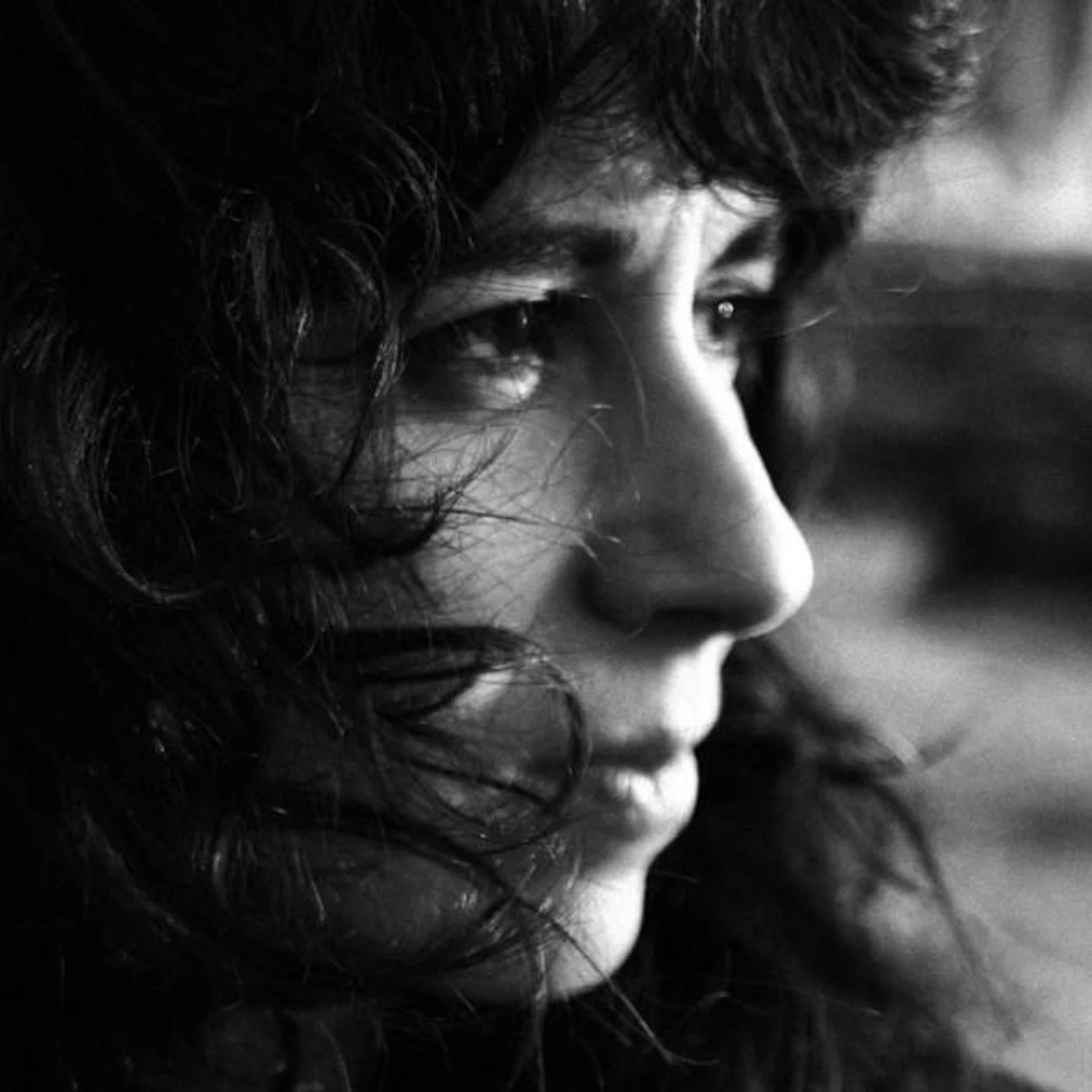 Laura Cahen Brand Page