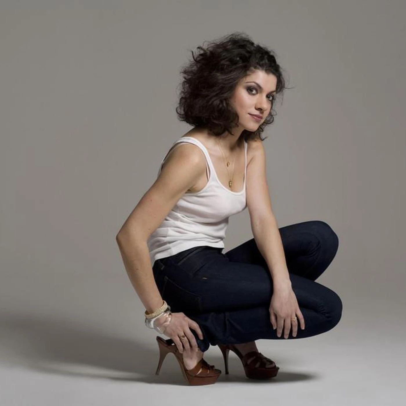 Carrie Rodriguez Brand Page