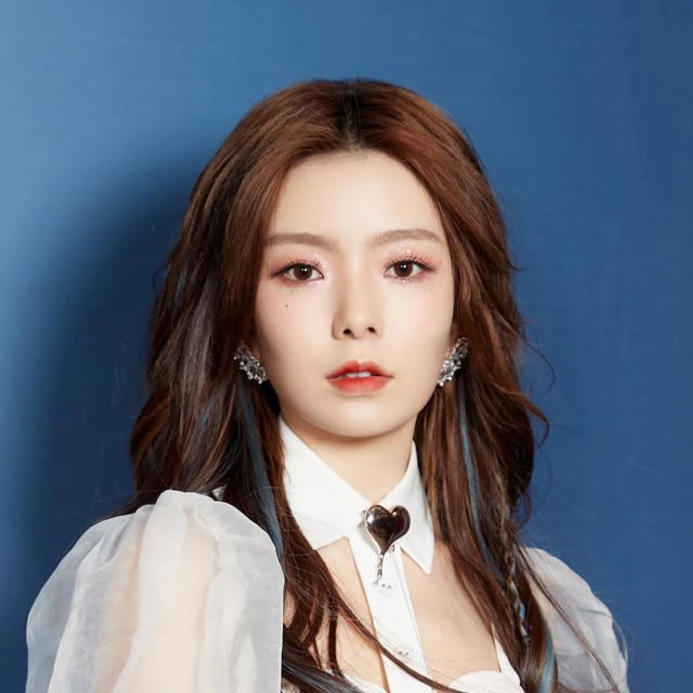 Chen Zhuoxuan Brand Page