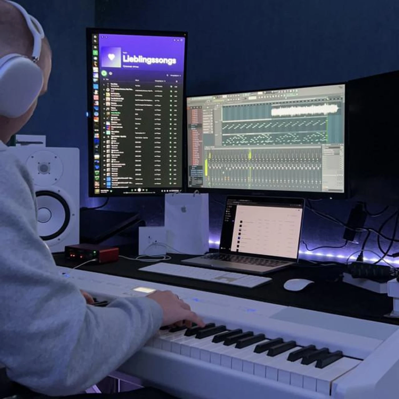 daniel.mp3 Brand Page