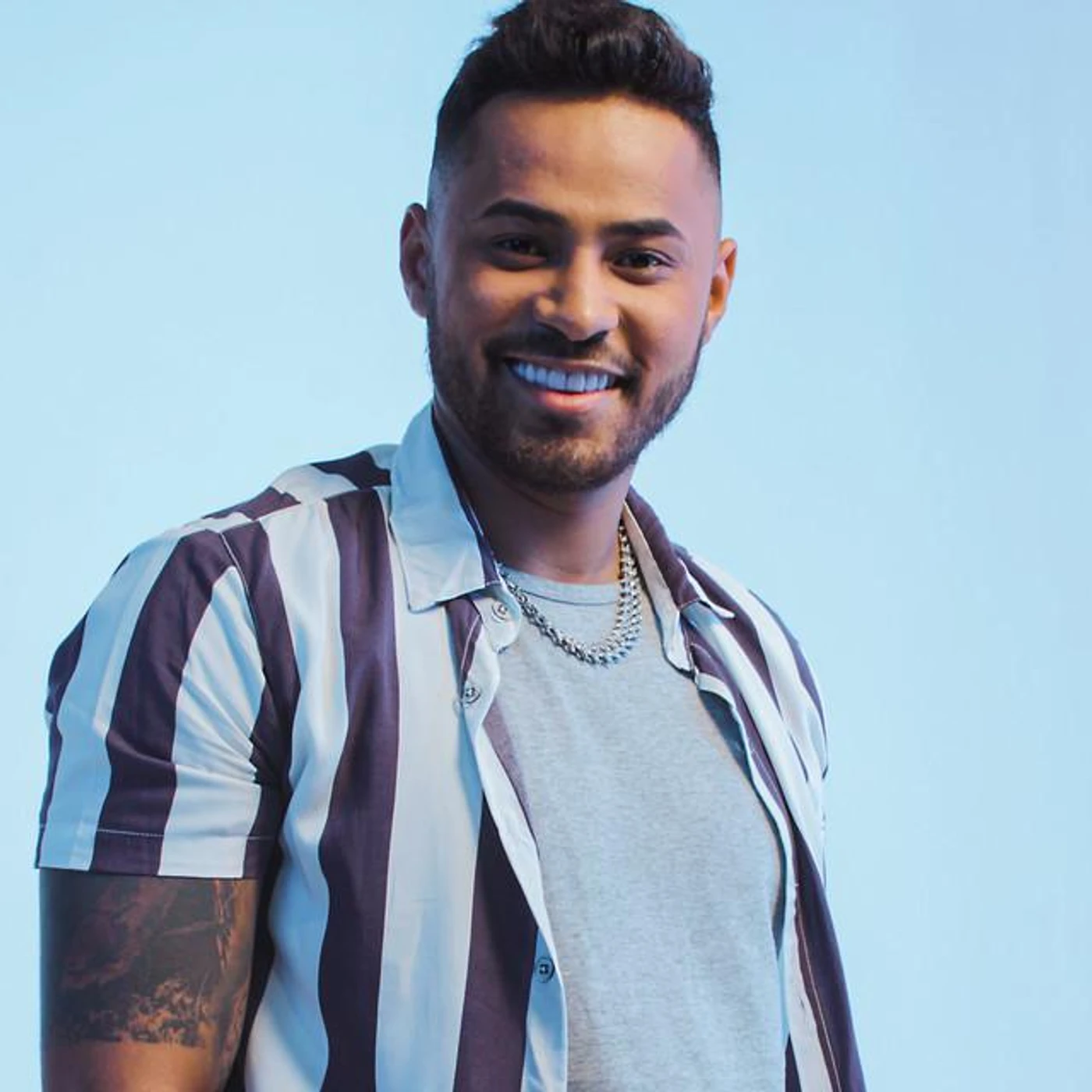 Delluka Vieira Brand Page