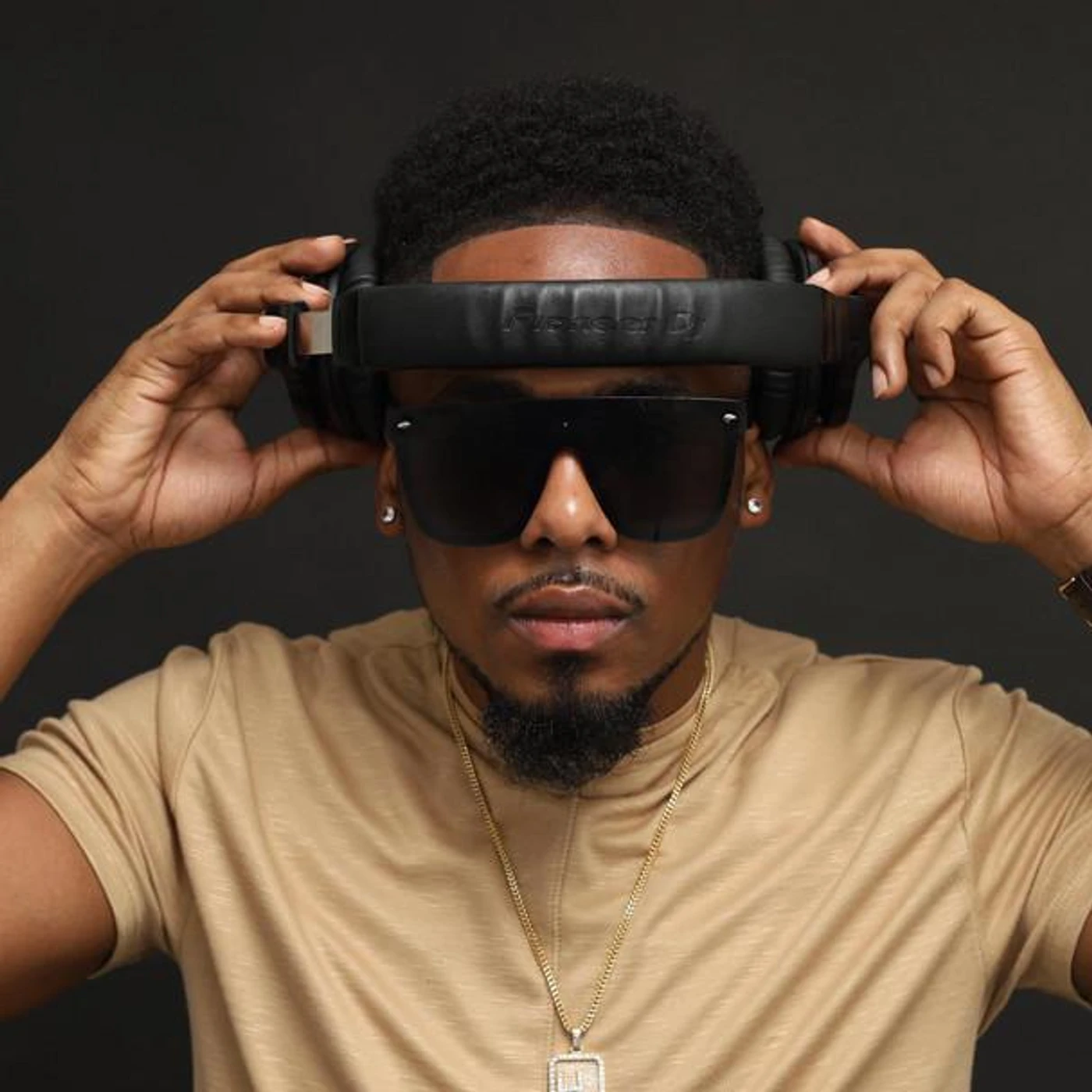 DJ Woodly Brand Page