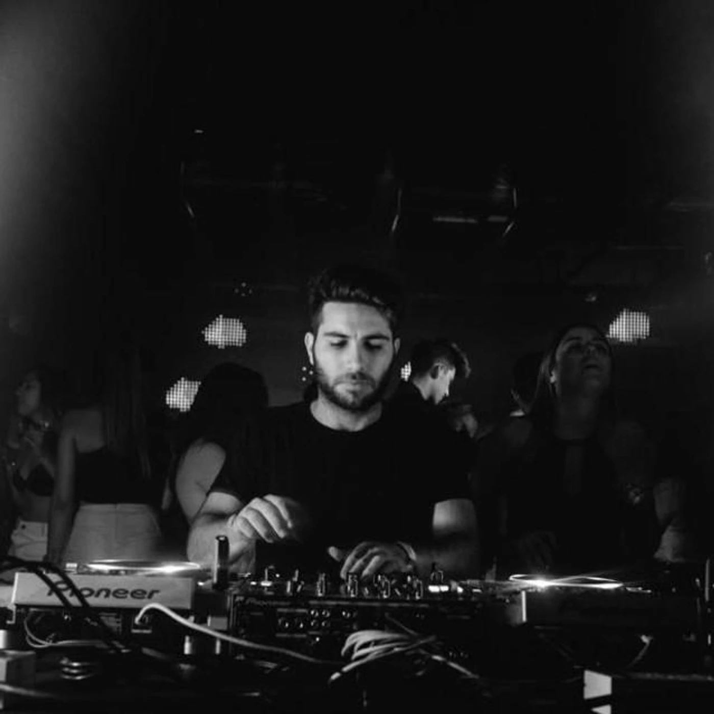 DJ Martin V