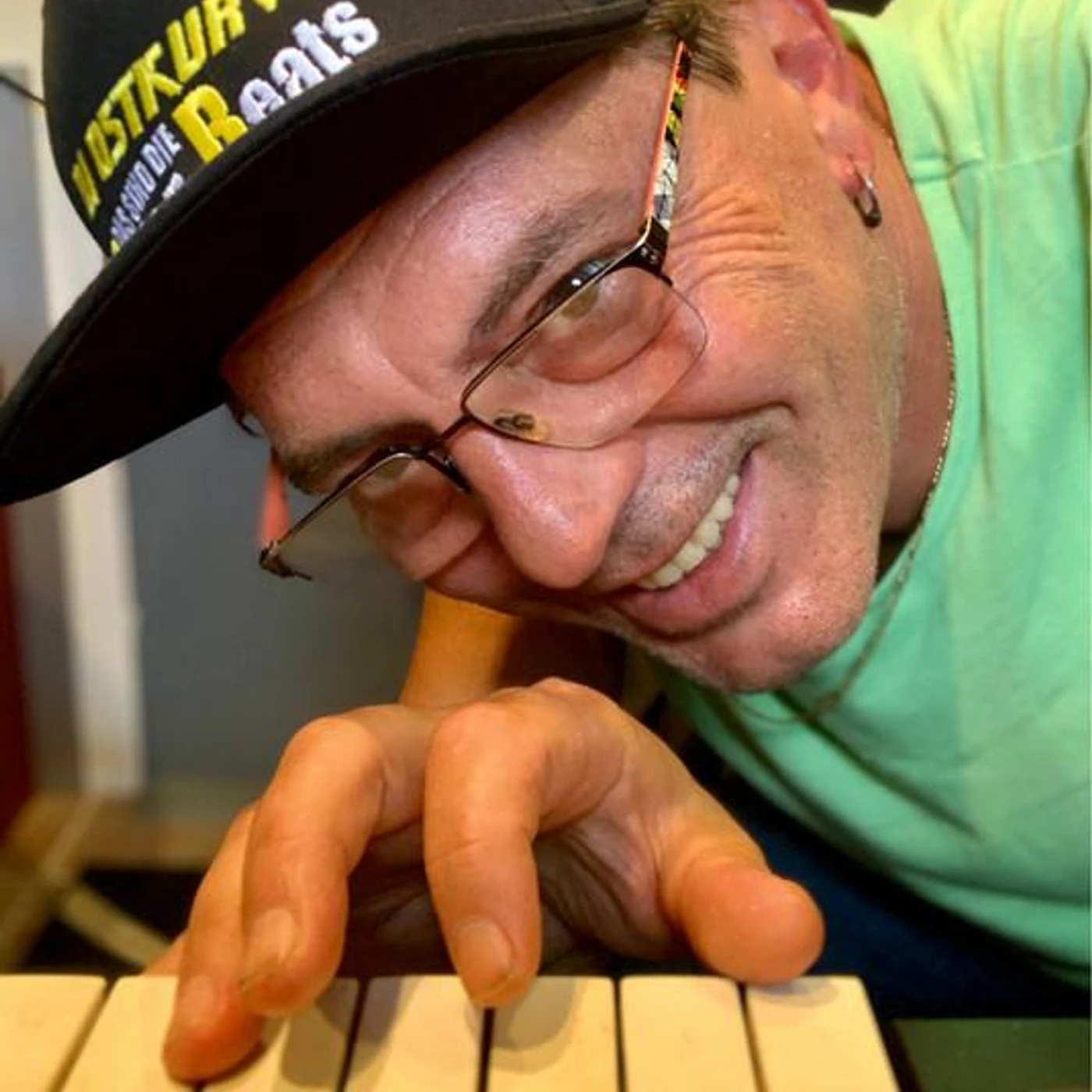 DJ Ostkurve Brand Page