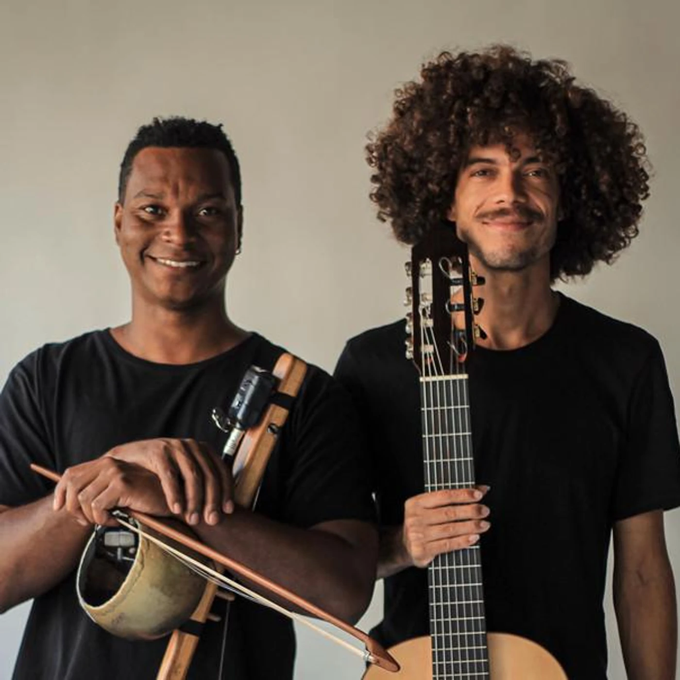 Duo B.A.V.I. - Berimbau Aparelhado Violão Inventável