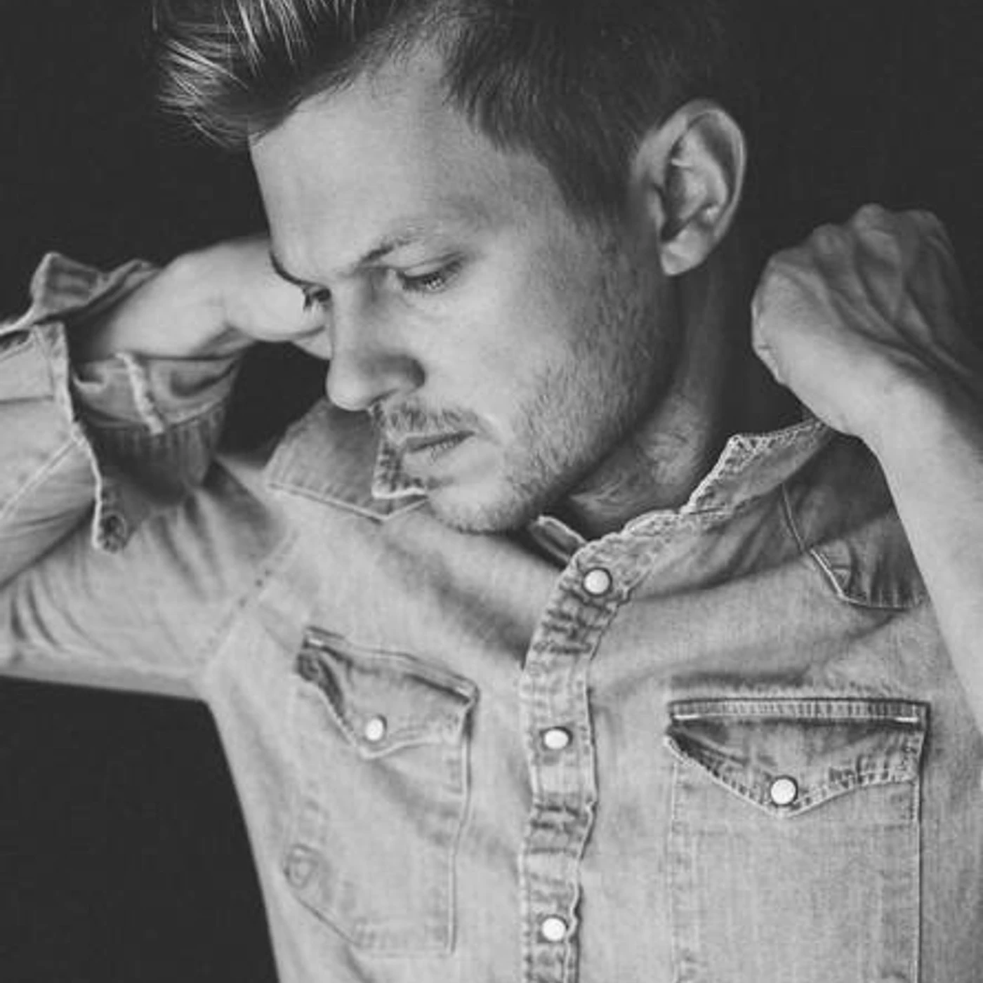 Dustin Ruth Brand Page