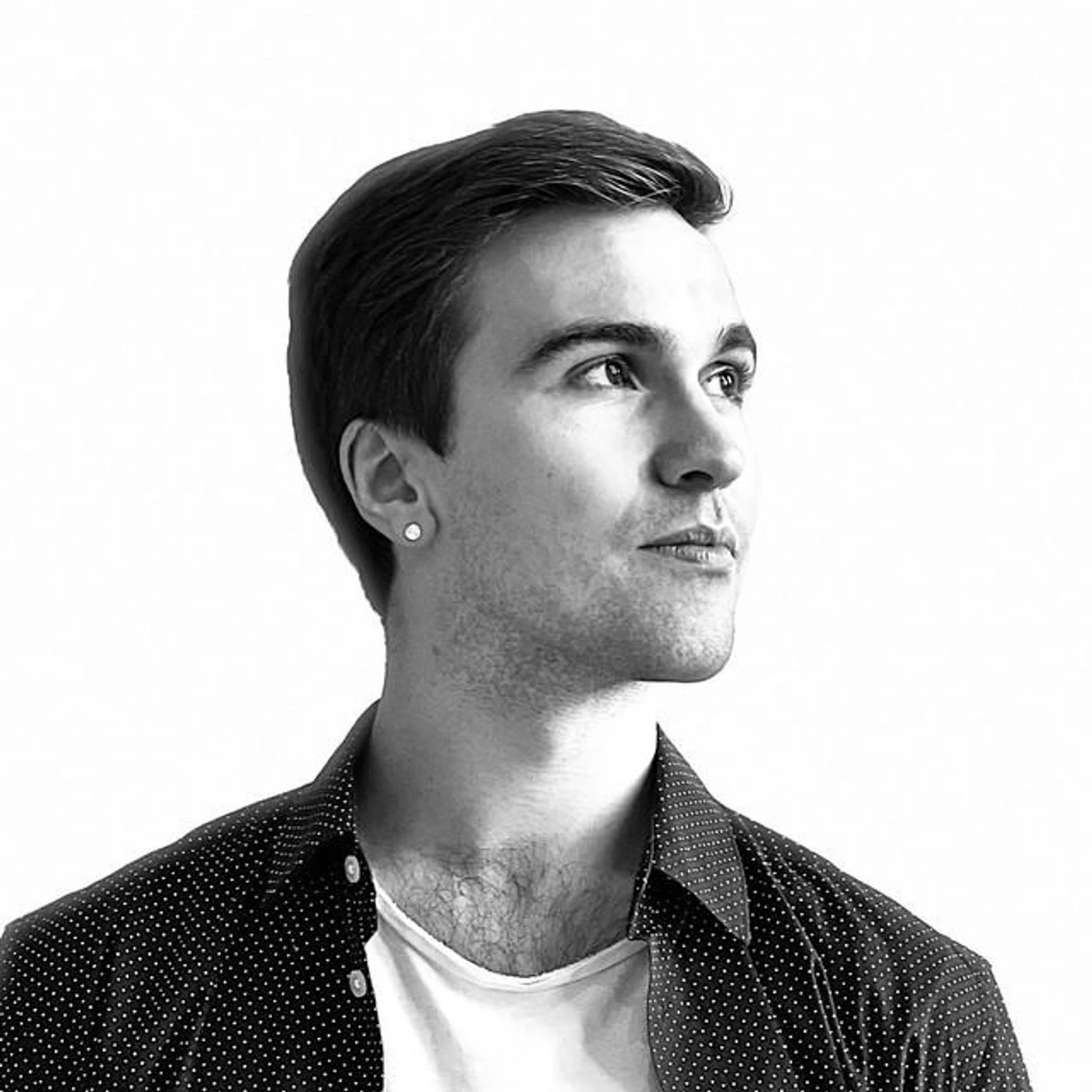 Eli Tausen á Lava Brand Page