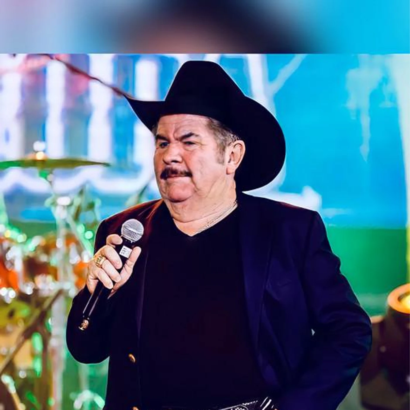 Eliseo Robles y los Bárbaros del Norte