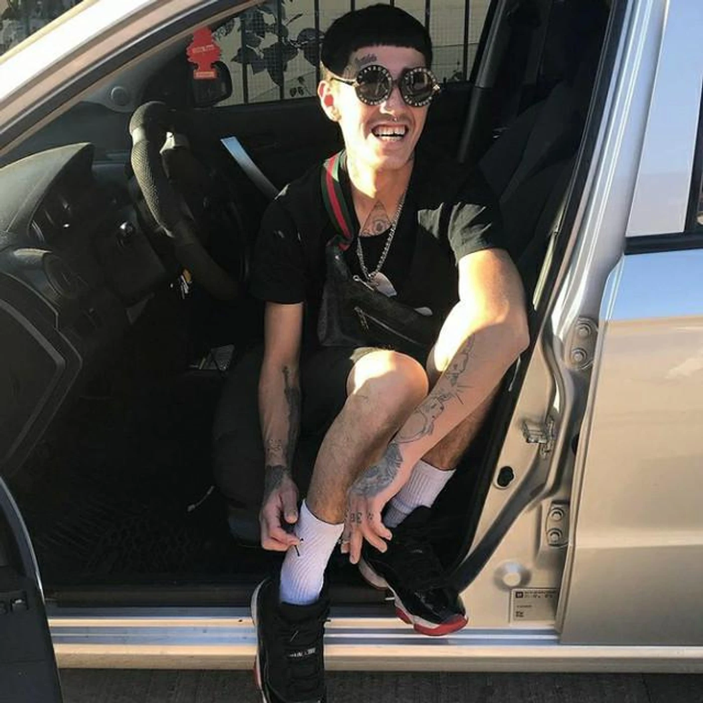 Eme La Pesadilla Brand Page