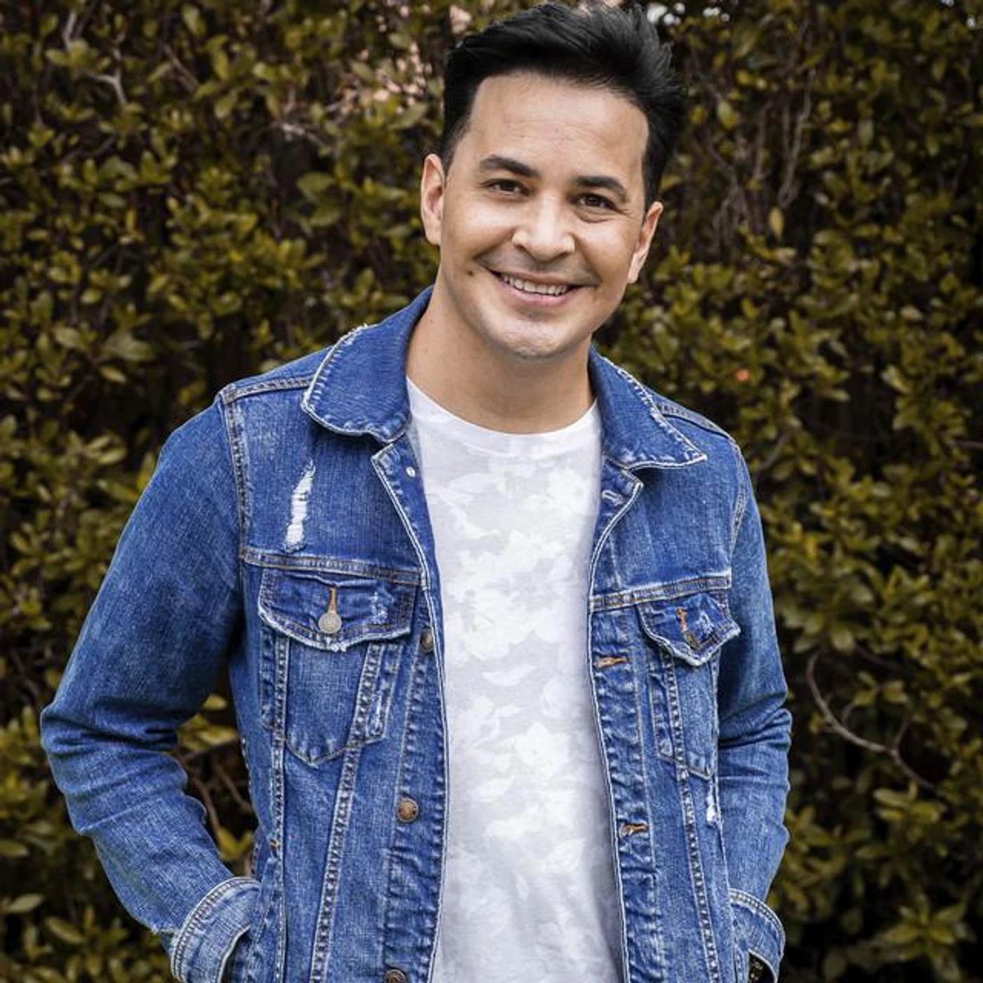 Emir Sensini Brand Page