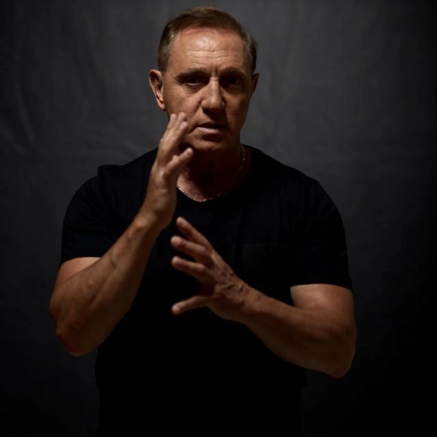 Franco De Vita Brand Page