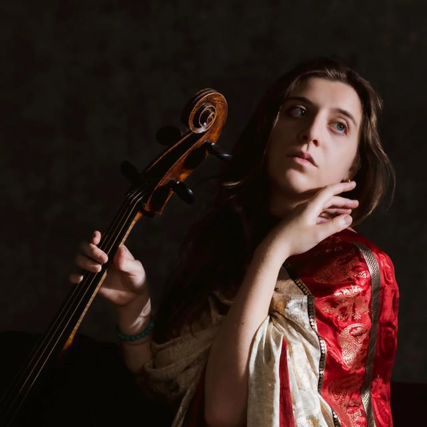 Hanna Salzenstein Brand Page