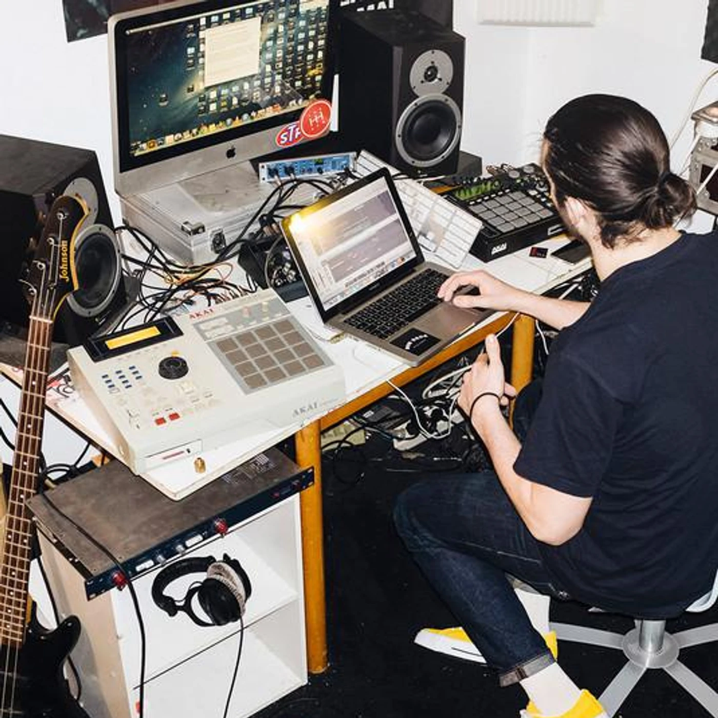 Hologram Lo' Brand Page