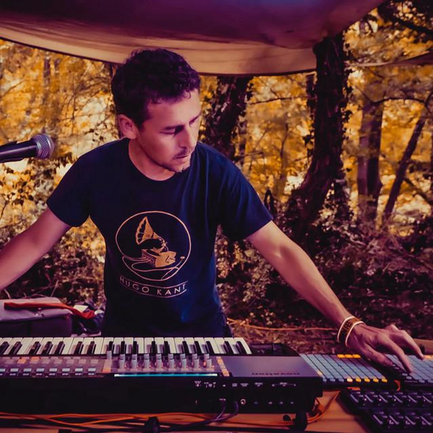 Hugo Kant Brand Page