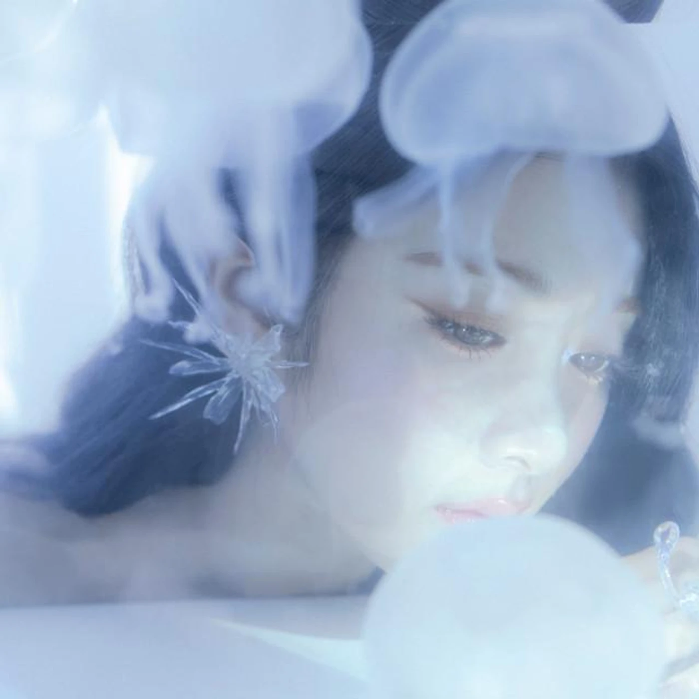 HUH YUNJIN Brand Page