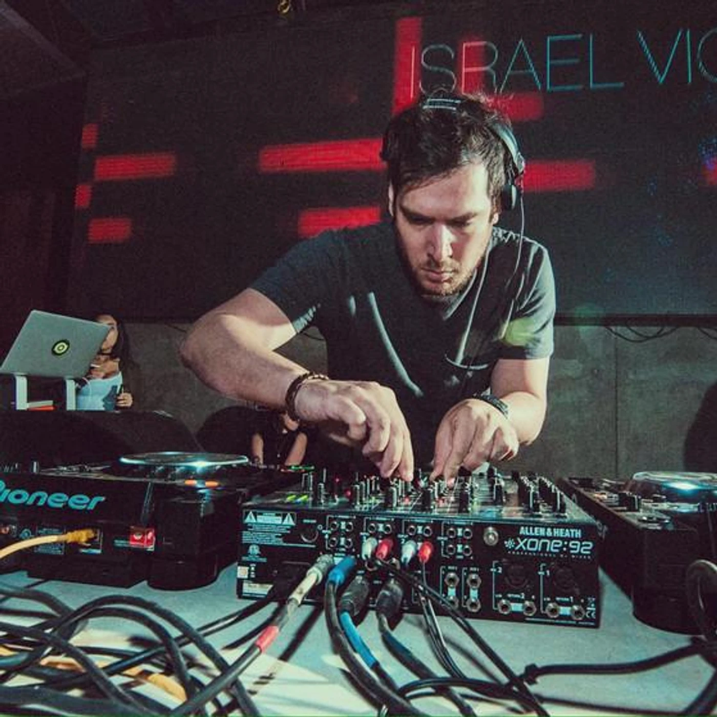 Israel Vich Brand Page