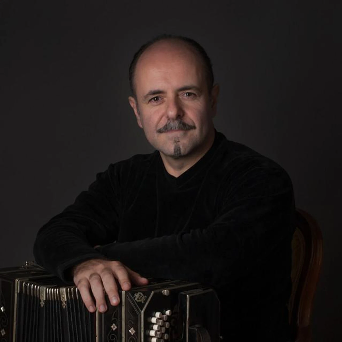 Iraklis Vavatsikas Brand Page