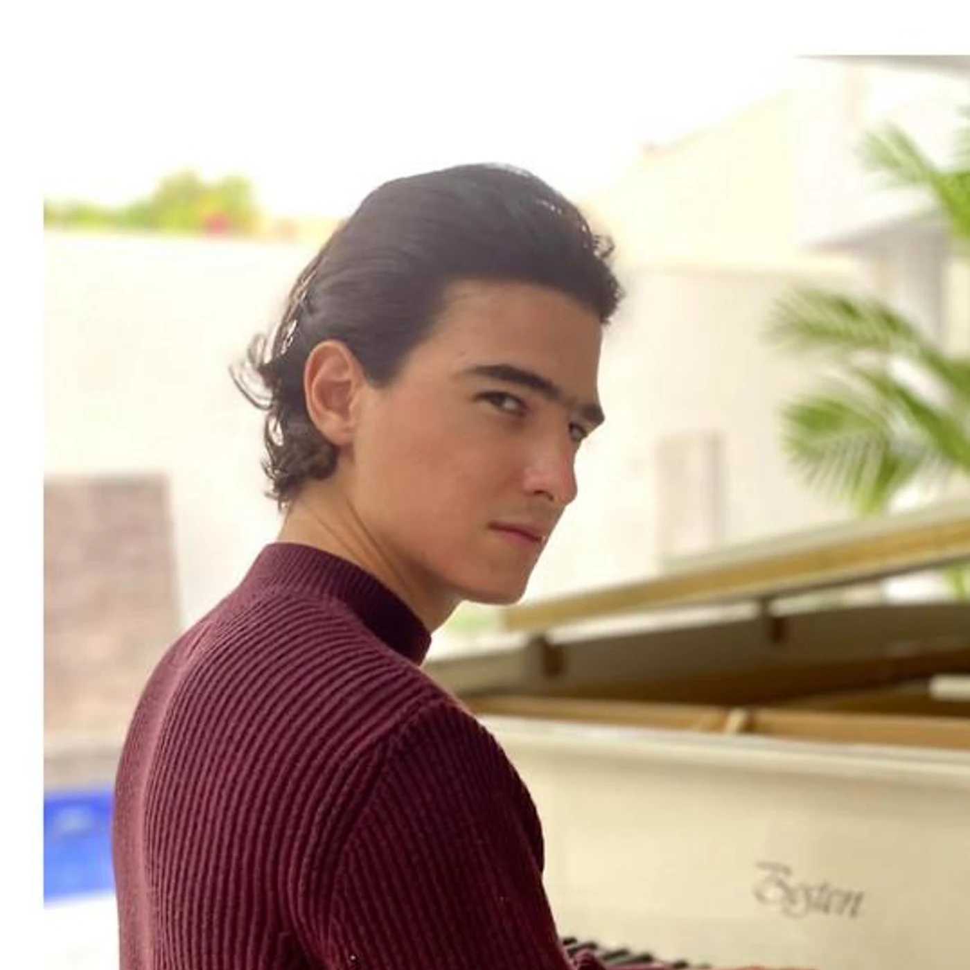 Julián Fueyo Brand Page