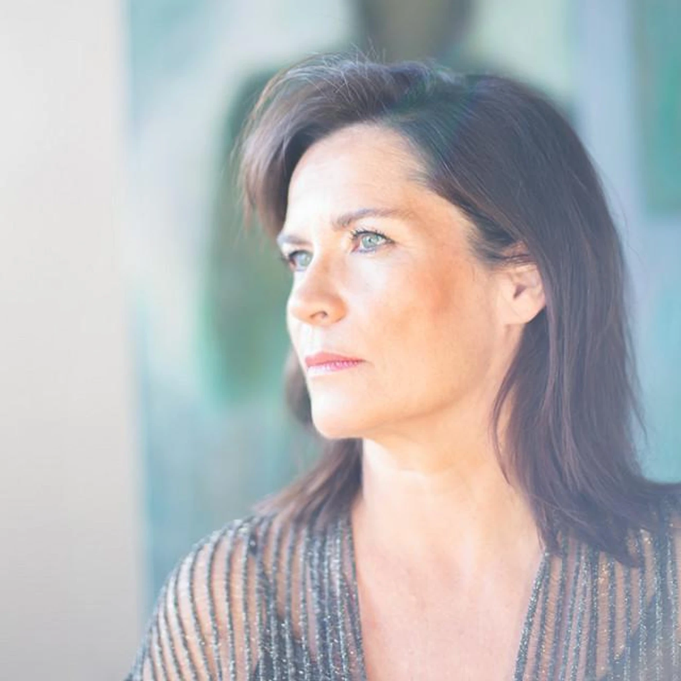 Julie Thériault Brand Page