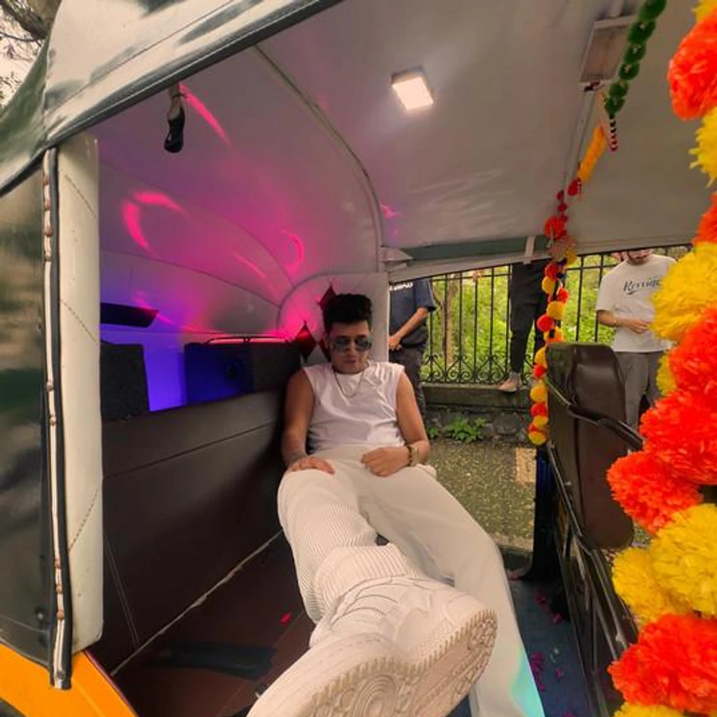 Kaam Bhaari Brand Page