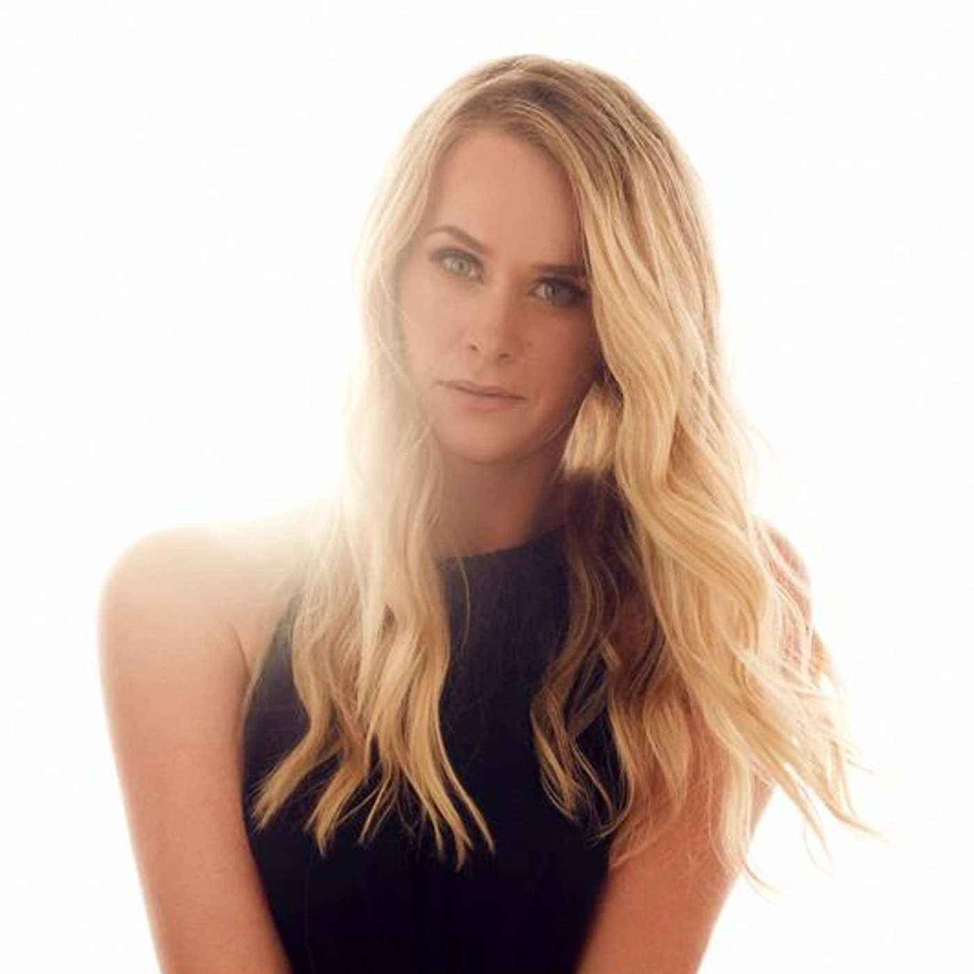 Kate DeAraugo Brand Page