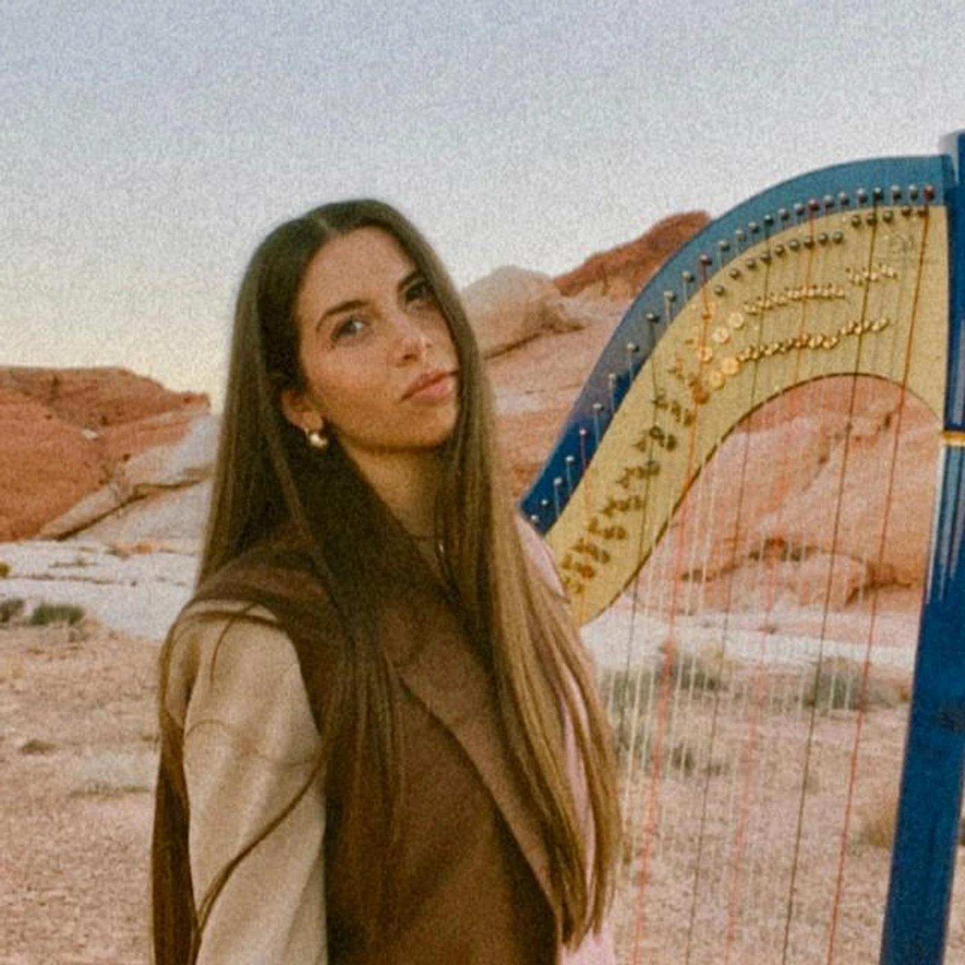 Lara Somogyi Brand Page