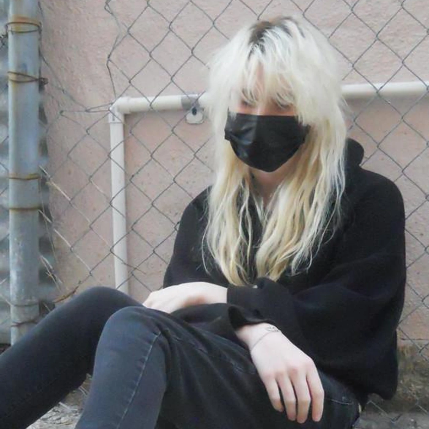 Laura Les Brand Page