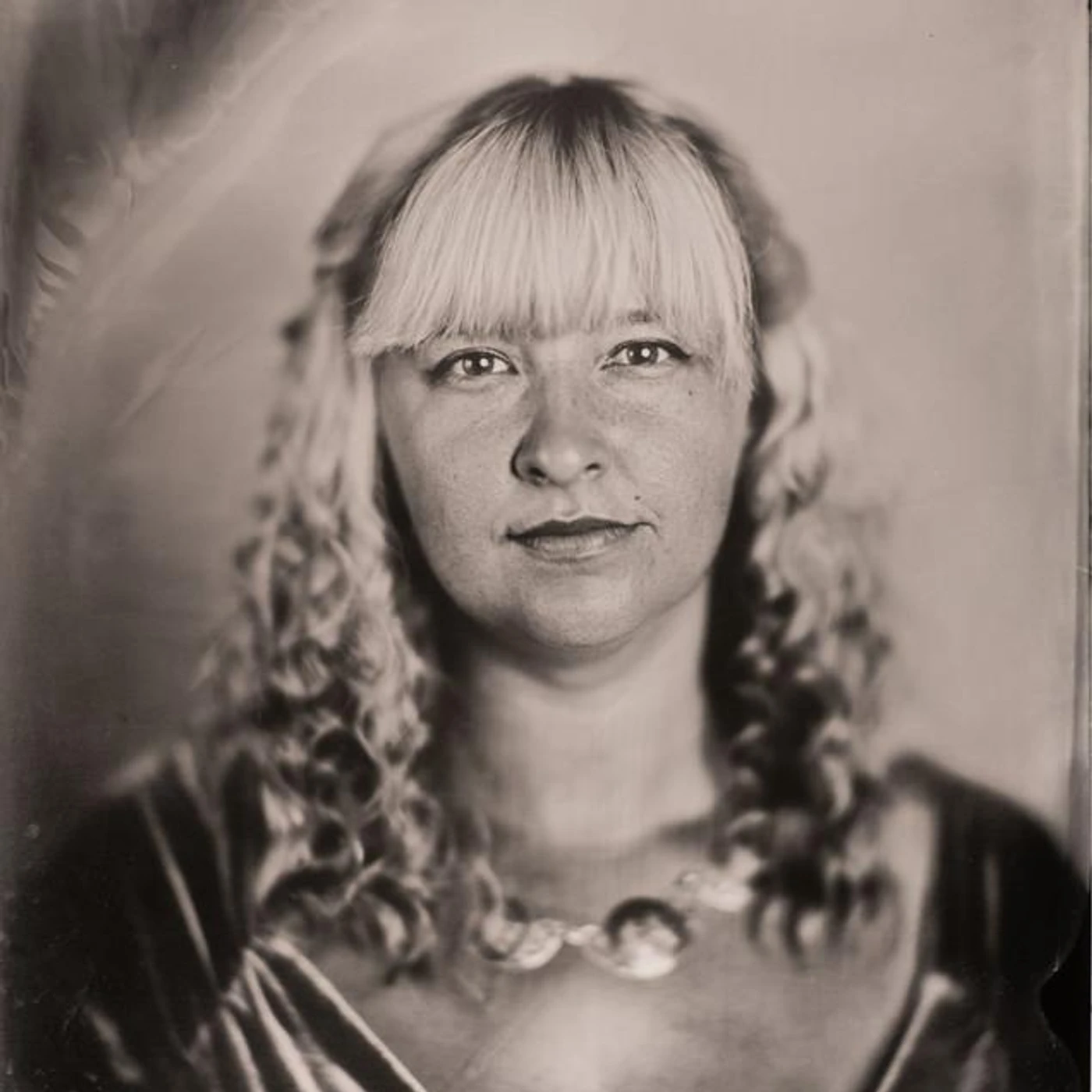 Leonie Evans Brand Page