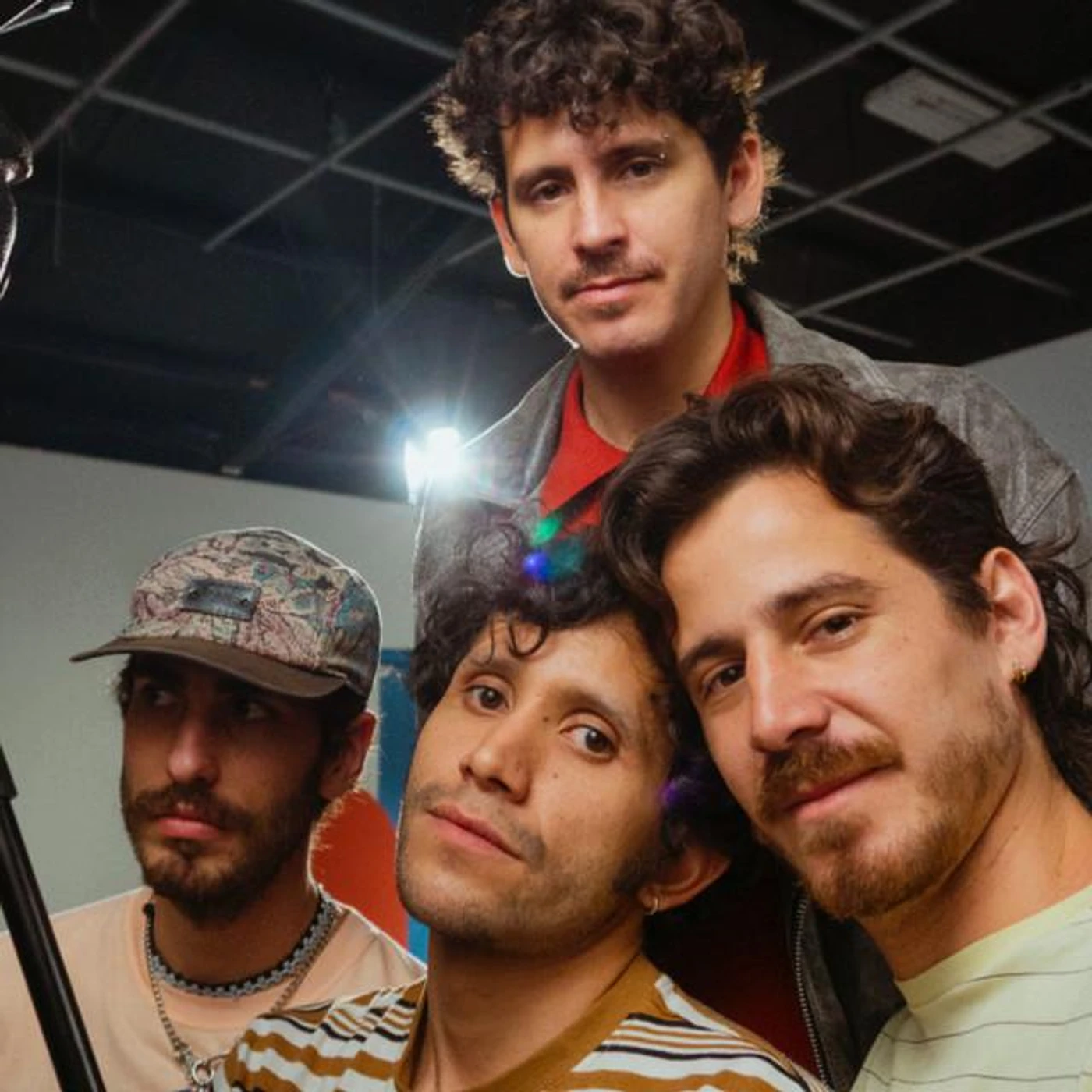 Los Flakos Brand Page